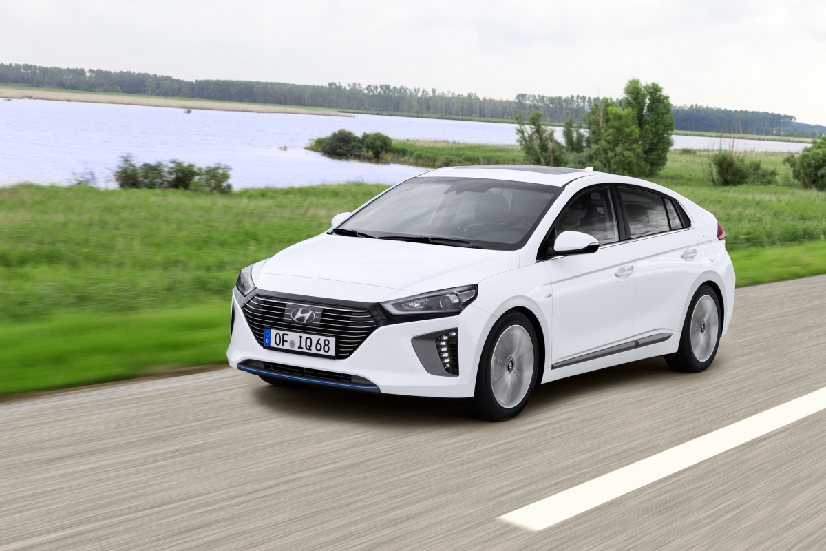 hyundai ioniq hybrid 17 05 12 2016