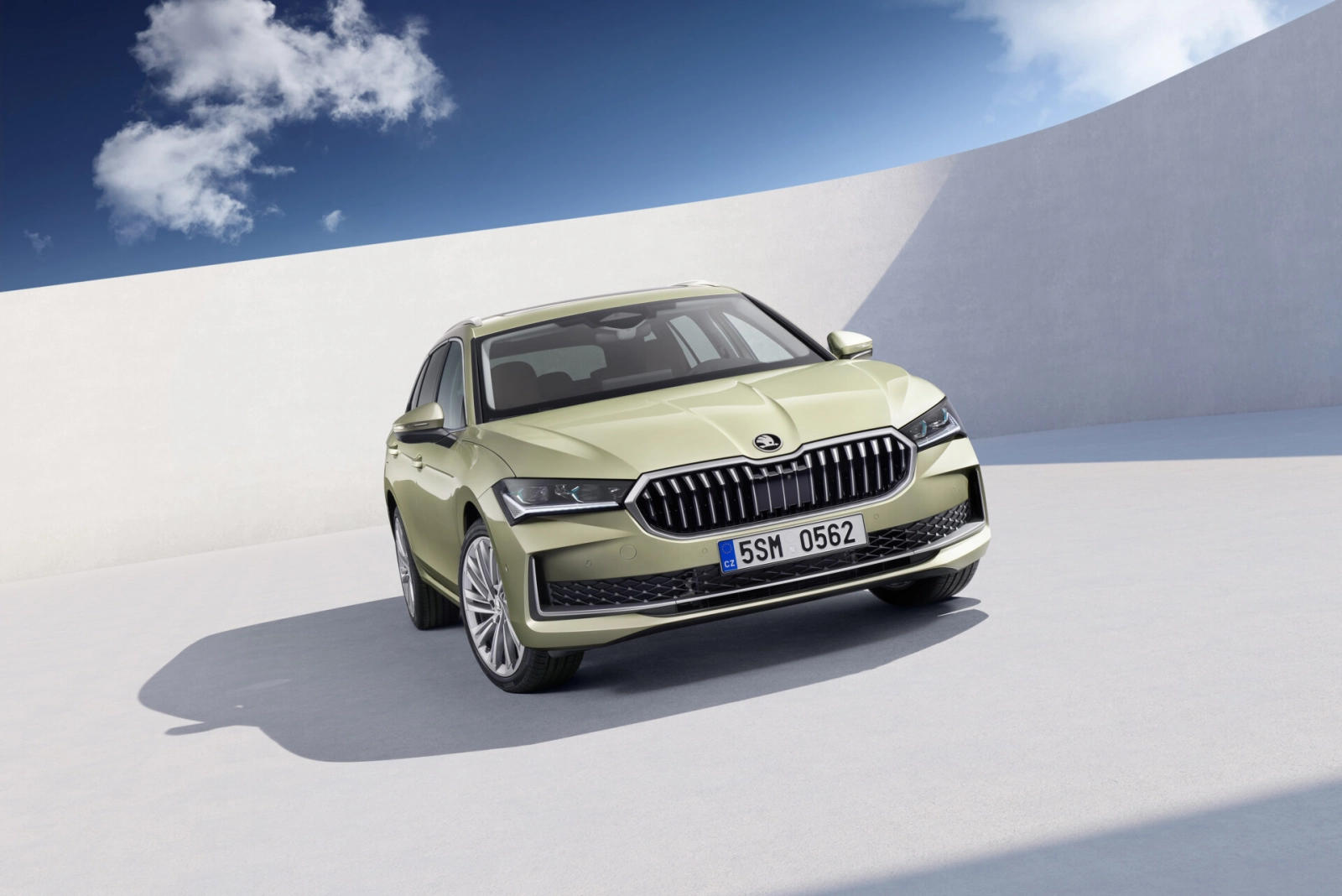 45_skoda_superb_combi_69e6beaa 1920x1281