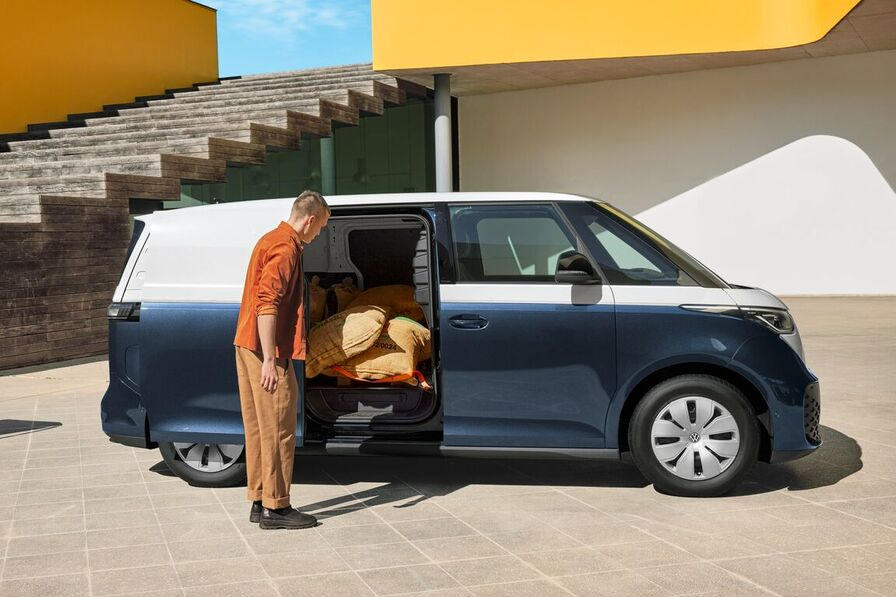 ib000113pic id buzz cargo highlights features 01 1