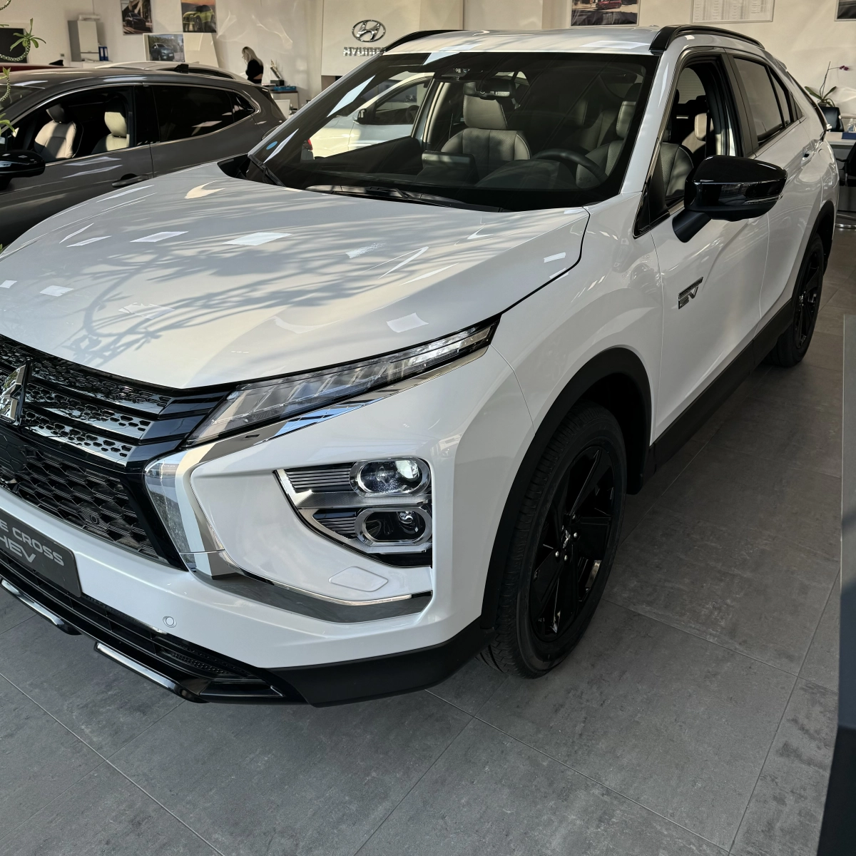 Mitsubishi MY23 Eclipse Cross PHEV 2.4L 4WD A/T Intense+Black